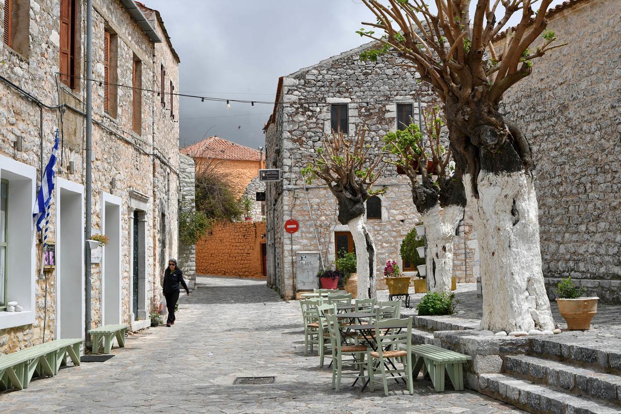 Papoudiko Hotel Areopoli Eksteriør billede